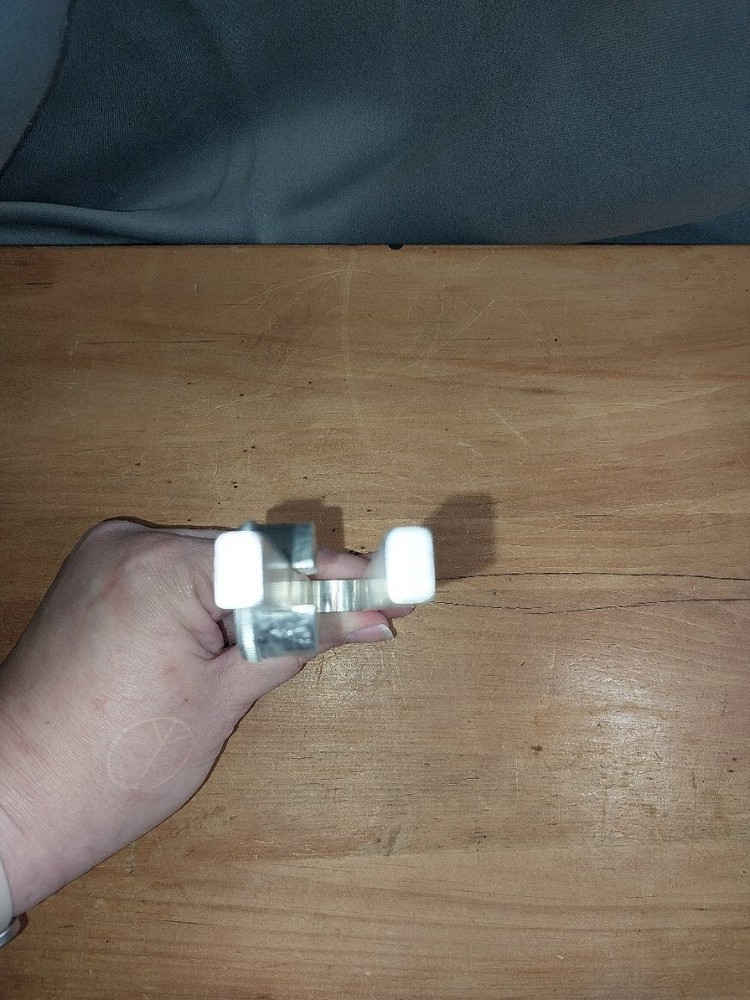 Adjustable 7-Frequency Fork 128 240hz missing a piece