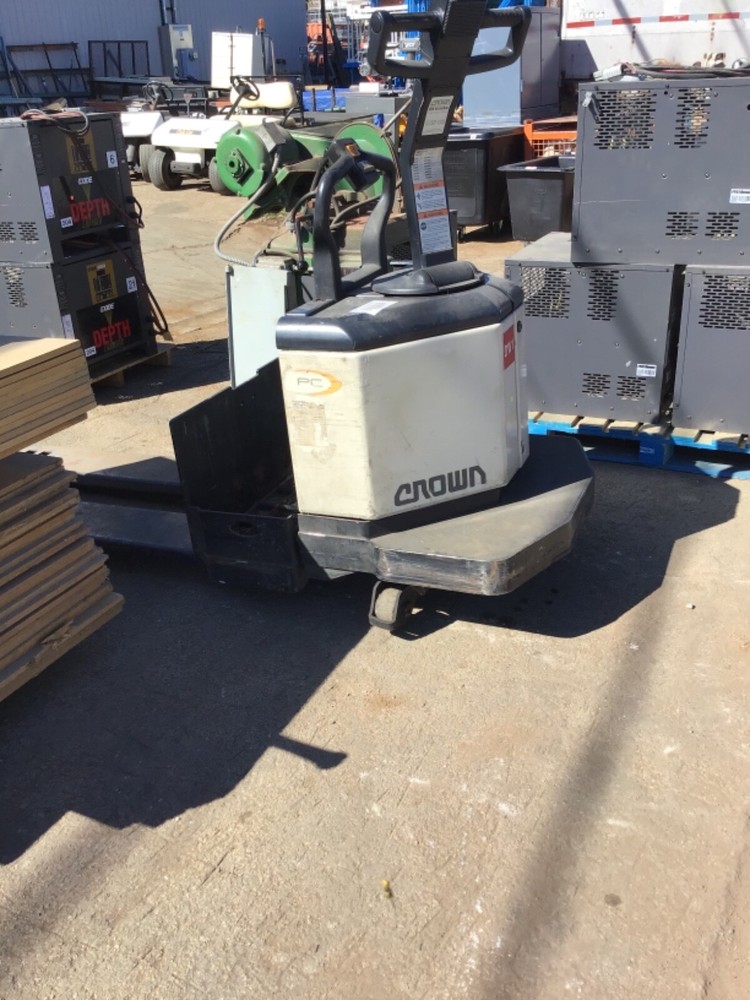 Crown Double Pallet Ride On Pallet Jack 3067