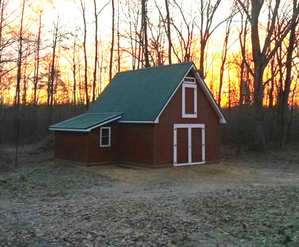 5 Mini-Barn Designs - Customizable Little Pole-Barn Plans for Your Backyard (B3)