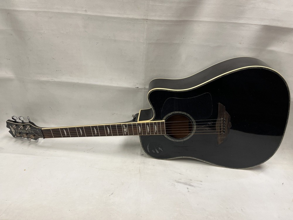 URBAN PLAYER 6-STRING ACOUSTIC GUITAR