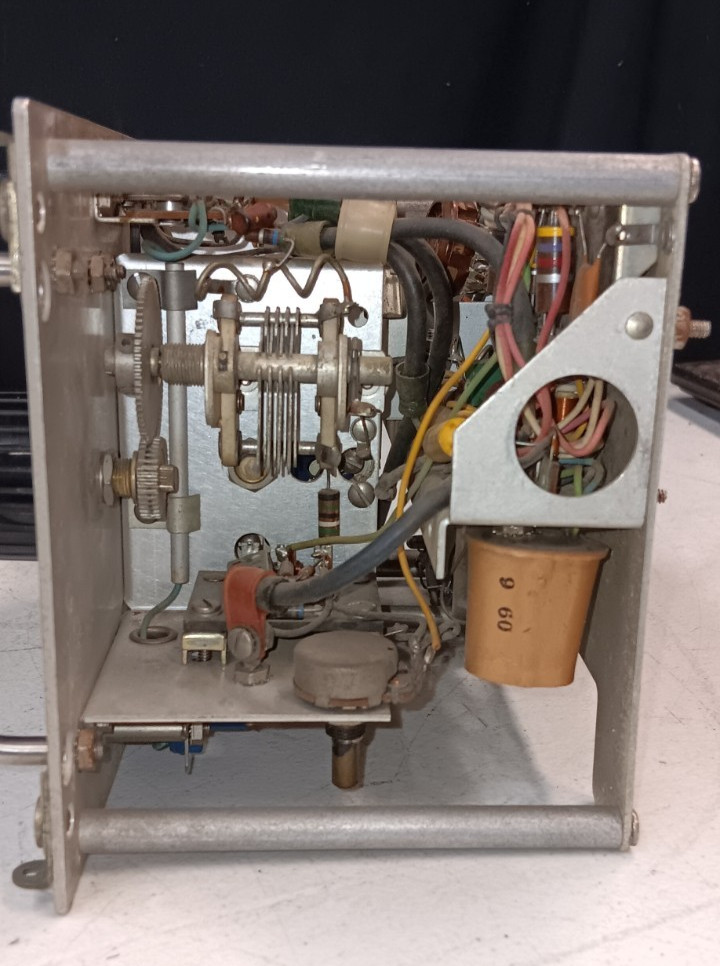 Vintage Hewlett Packard Frequency Converter Unit 525B