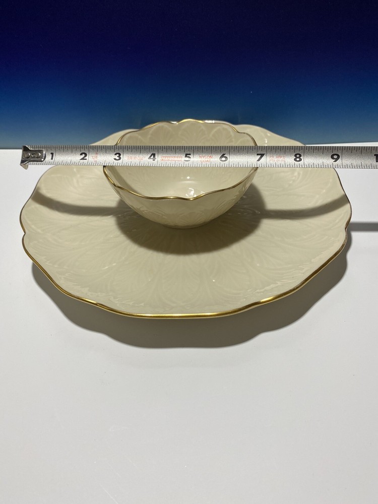 Lenox Deep Dish! Large 10”in wide