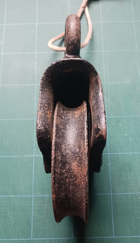Antique Cast Iron Barn Pulley