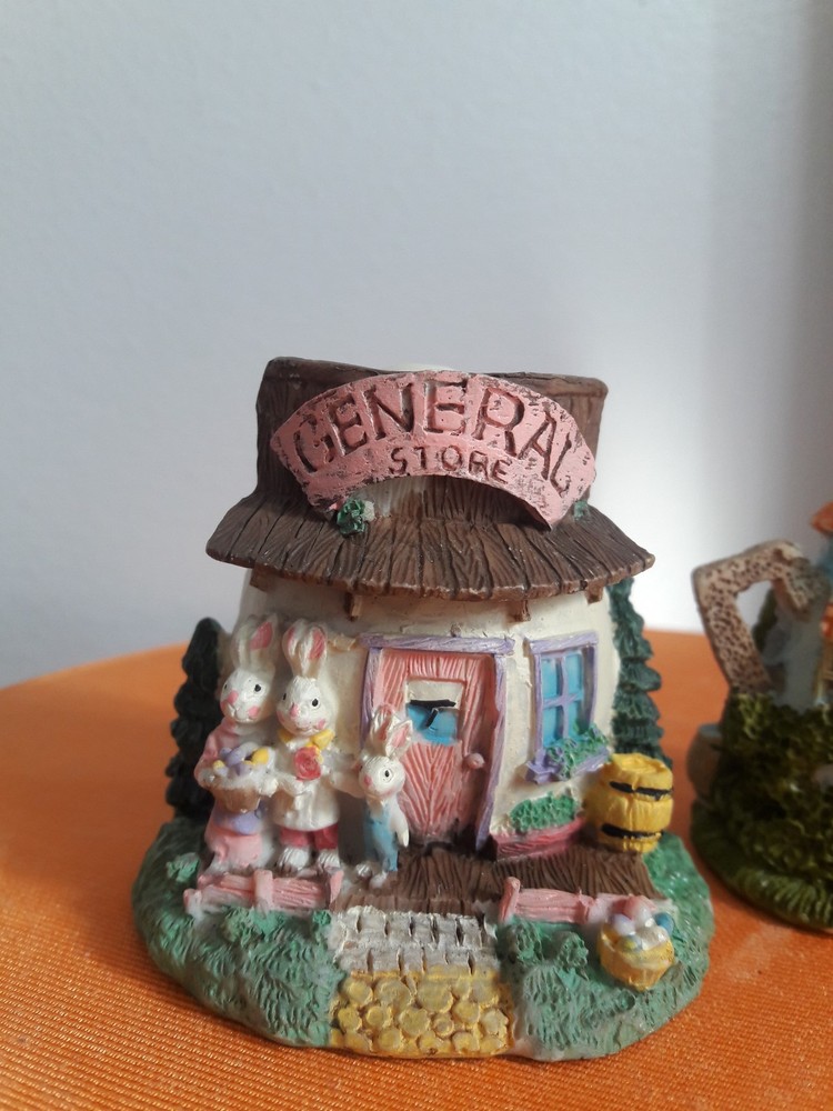 General Store Easter Figurine set of 2
