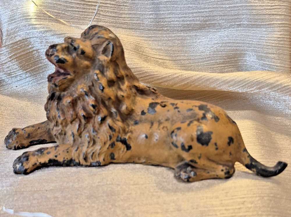 antique lion figure metal 6"