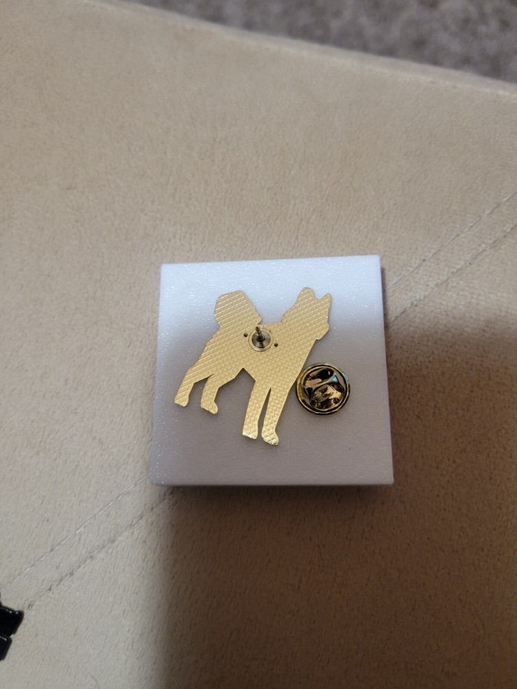 Huskey - Dog - Enamel Animal pin