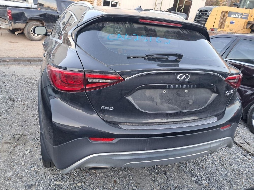 QX30 2018 Glove Box 4898630