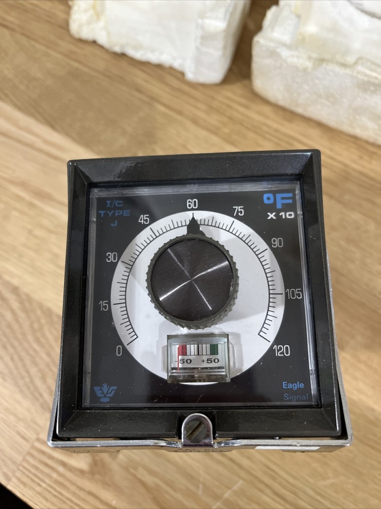Eagle Signal Controls TC212A612 Temperature Control NOS
