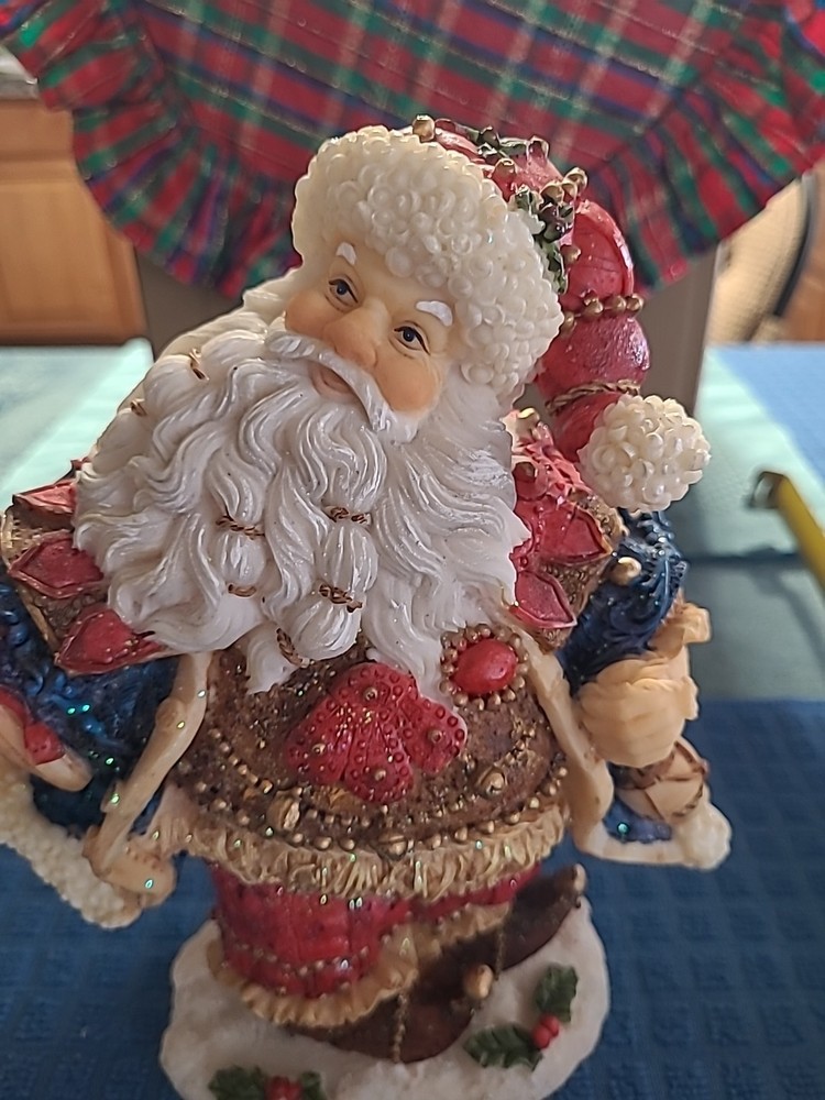 vtg santa Figurine (BIN A)
