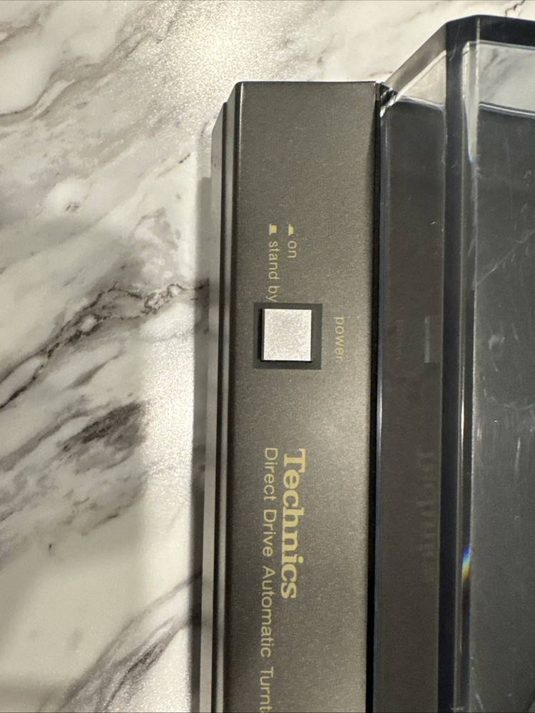 Technics Automatic Turntable System SL-QL5 Quartz Direct Drive