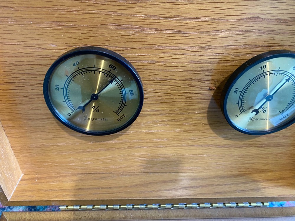 Humidor 30x21x13 con due igrometri
