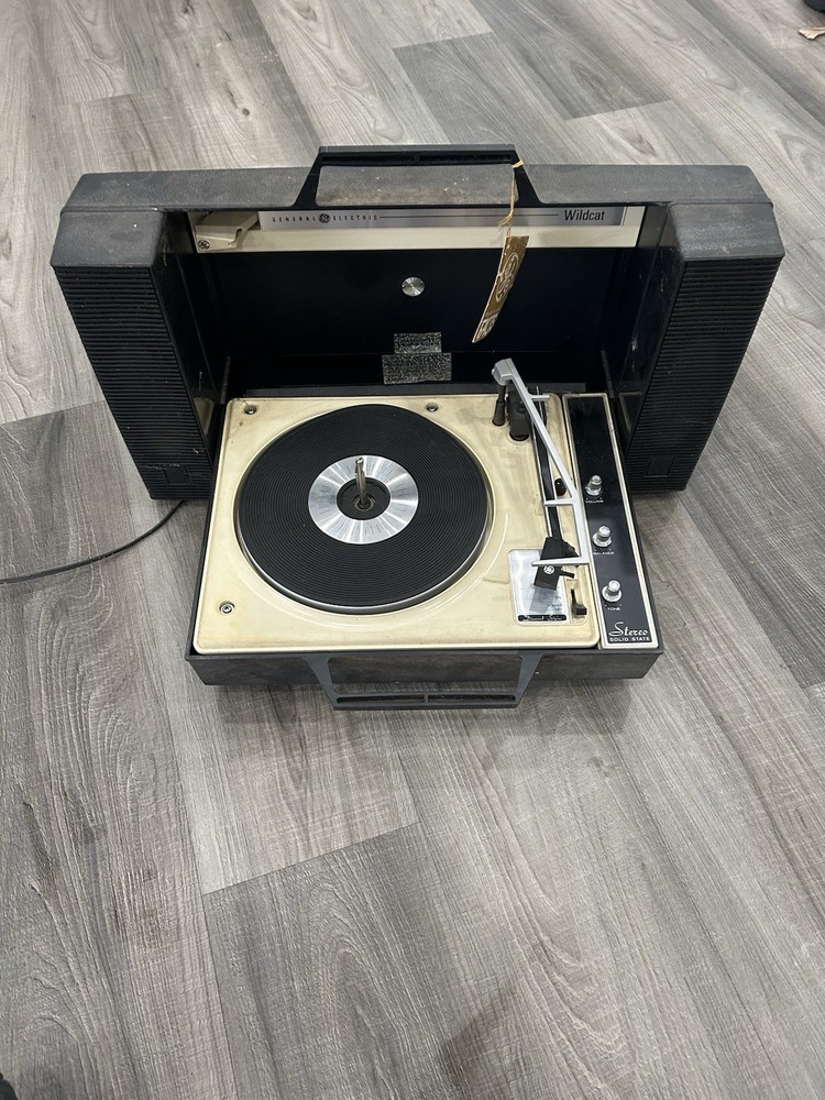 General Electric Wildcat Record Player- Solid State Black *READ DESCRIPTION*
