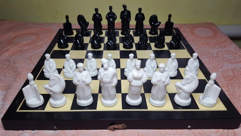 Ukrainian style Vintage Chess Set Soviet USSR