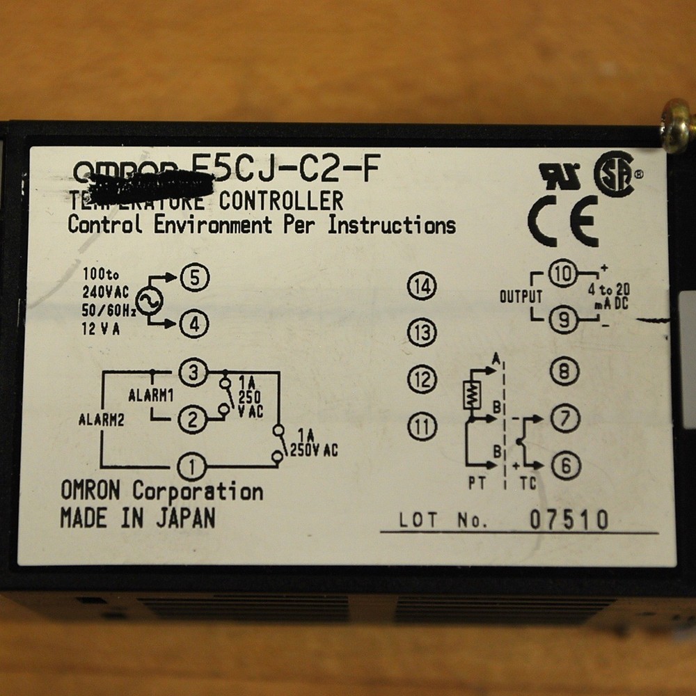 Omron E5CJ-C2-F Temperature Controller 100-240 VAC. - USED