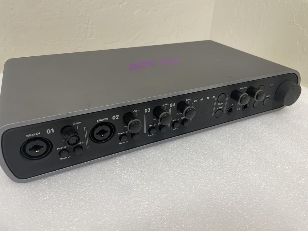AVID MBOX PRO, NO CABLES, SEE KNOB CONDITION