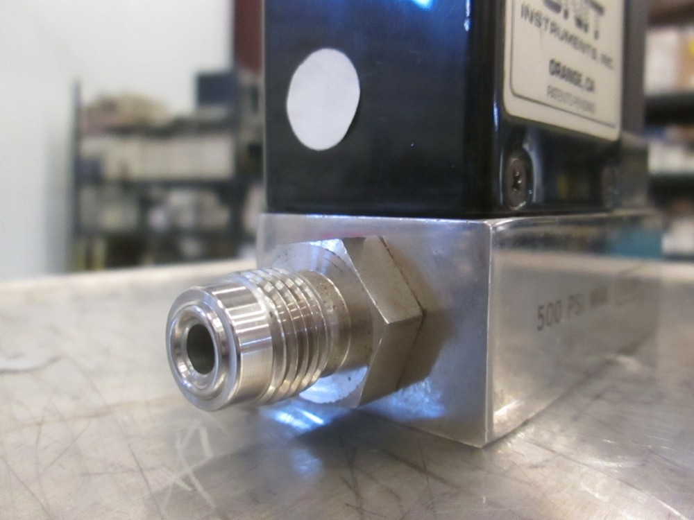 Unit UFC-1000 Mass Flow Controller MFC, SiH4 200 SCCM, Used