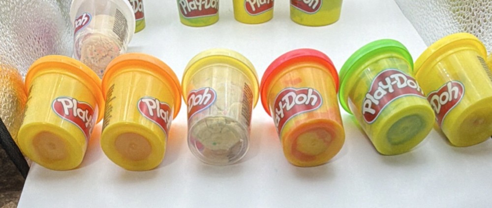 Play-Doh Modeling Compound Assorted Colors Lot of 15