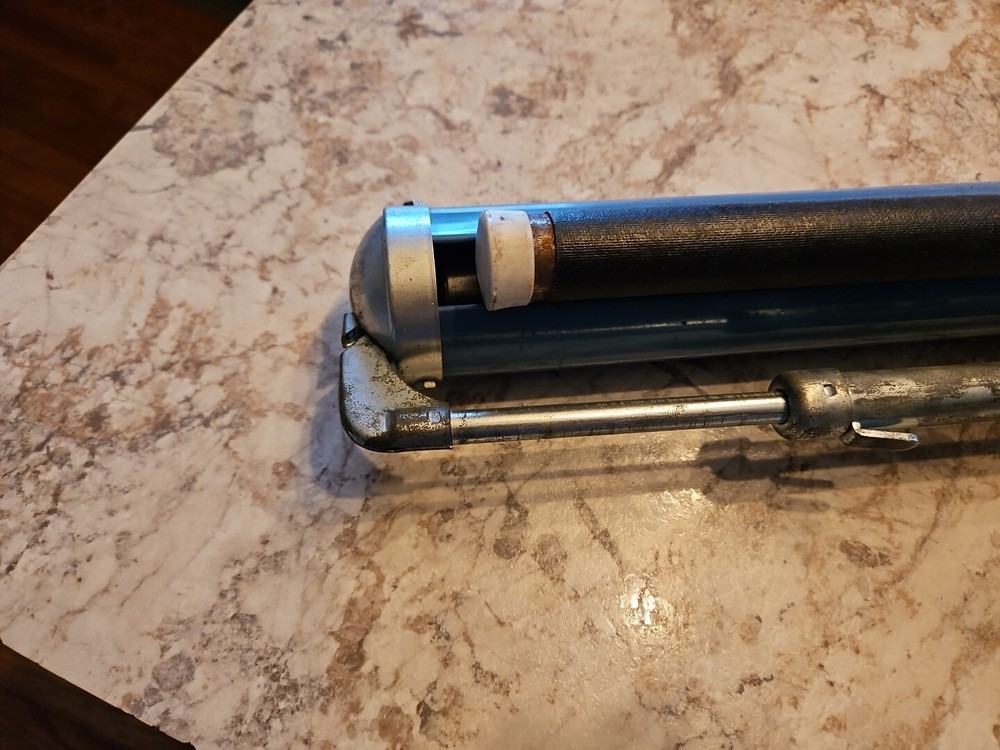 Vintage Da-Lite Flyer 40x40 Projection Screen