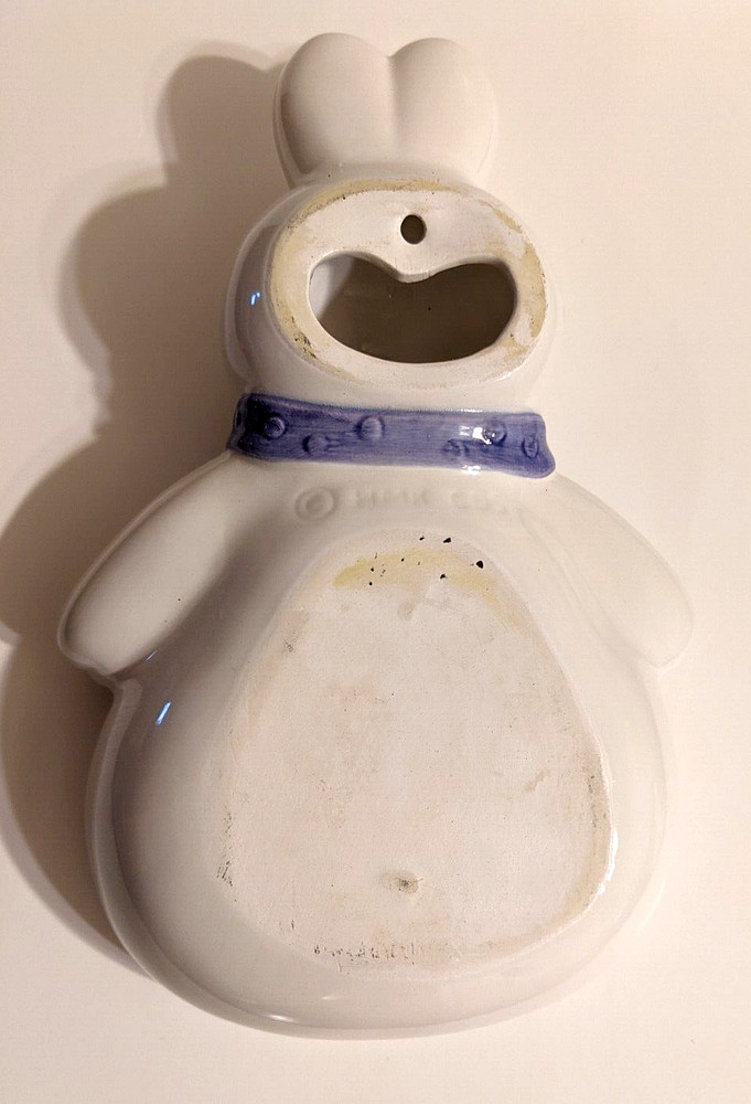 Beautiful Halmark Cos Vintage EASTER BUNNY PORCELAIN CANDY RABBIT dish mac2