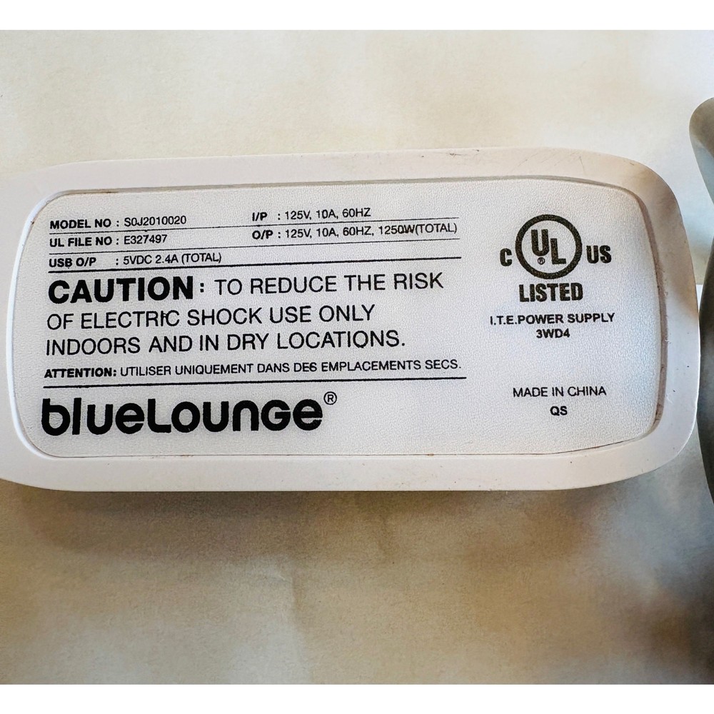 Bluelounge 6FT Cord, 2 Power/2 USB (Double Sided) Low Profile Power Extension