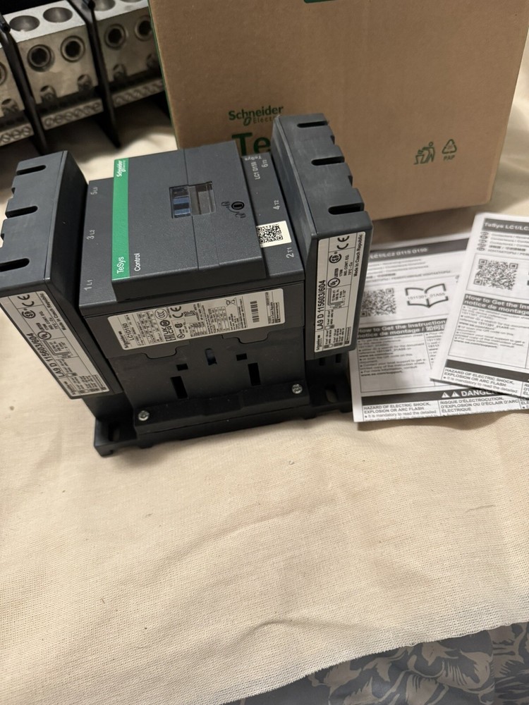 Schneider LC1 D150BD Contactor LC1D150BD