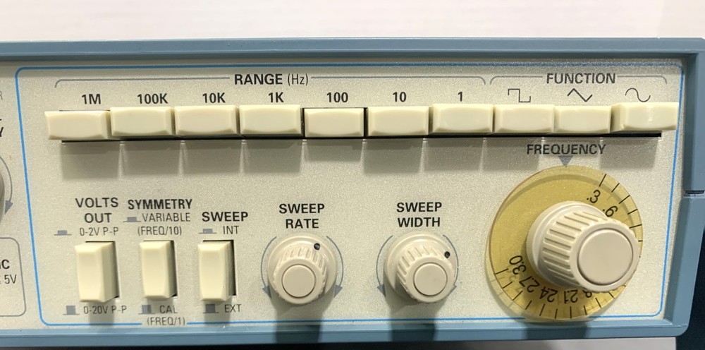 Tektronix CFG253 3MHZ Function Generator Tested