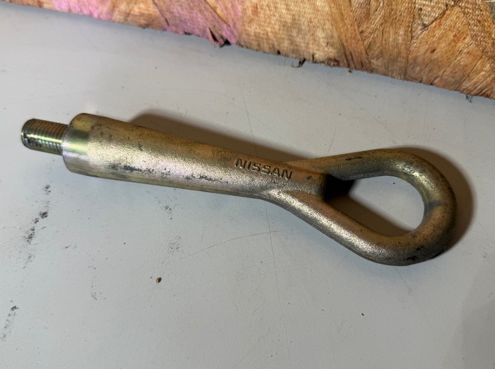 2003 Infiniti G35 Bumper Tow Hook Oem