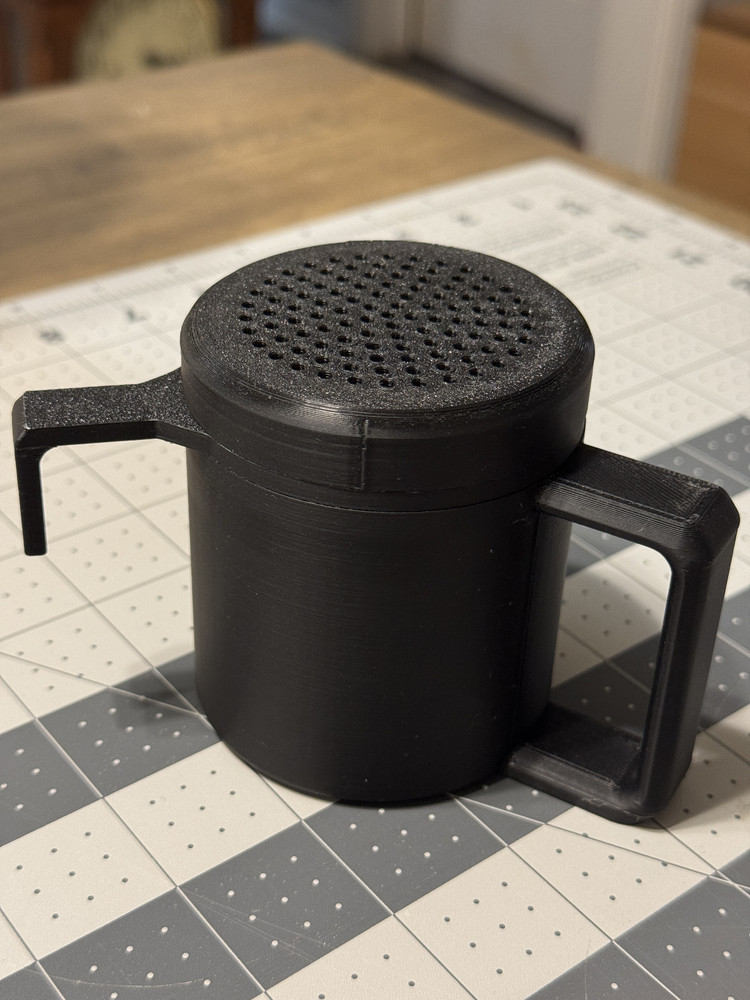 Cat litter deoderizer dispenser/shaker for side of litter box