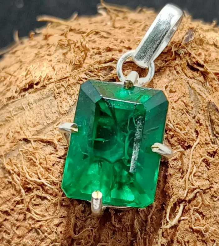Certified 18.56 Ct Natural Emerald 925 Solid Silver Emerald Cut Pendant Gemstone
