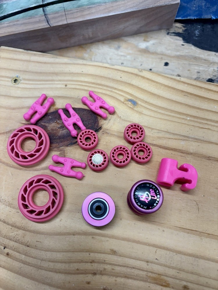 Mathews Solocam Bow Dampeners, Harmonic Dampener, And Cable Roller