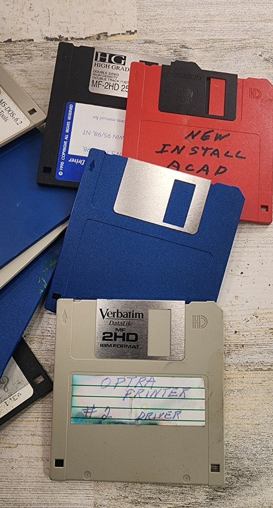 Lot of 27 3.5" Computer Disk