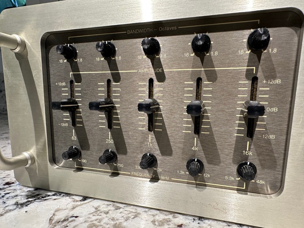 PHASE LINEAR Model 1100 Series Two Parametric Equalizer w/Rack Handles USA Made