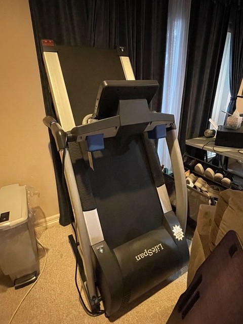 Lifespan Treadmill TR4000i, slightly used, Foldable