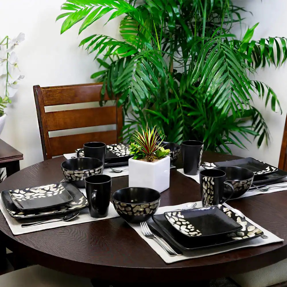 Savannah 16-Piece Modern Black Stoneware Dinnerware Set (Service for 4)