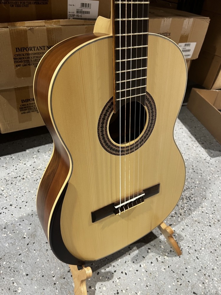 Manuel Rodriguez ECOLOGÍA E-65 4/4 Clasical Guitar - Solid Spruce Top