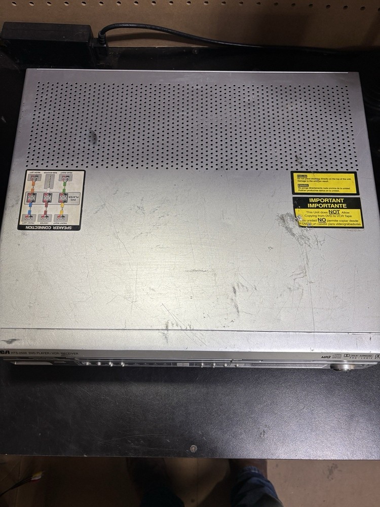 RCA  HTS‑2500 DVD/VCR Combo DVD + VHS unit powers on untested