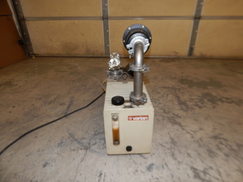 ALCATEL SD-700 ROTARY VANE VACUUM PUMP (#4512)