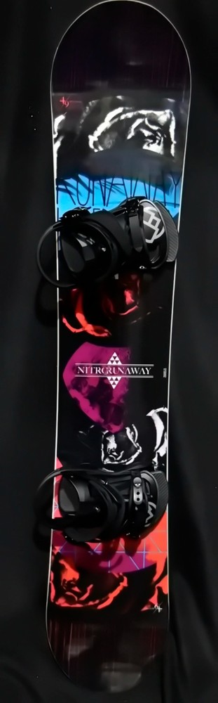 NEW NITRO RUNAWAY SNOWBOARD SIZE 149 CM WITH CHAMONIX MEDIUM BINDINGS