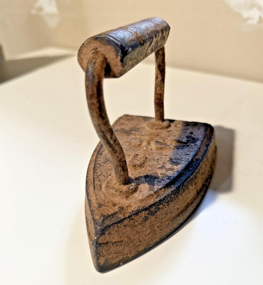 Antique Flat Sad Iron #8 Primitive Cast Iron Decor 5lb