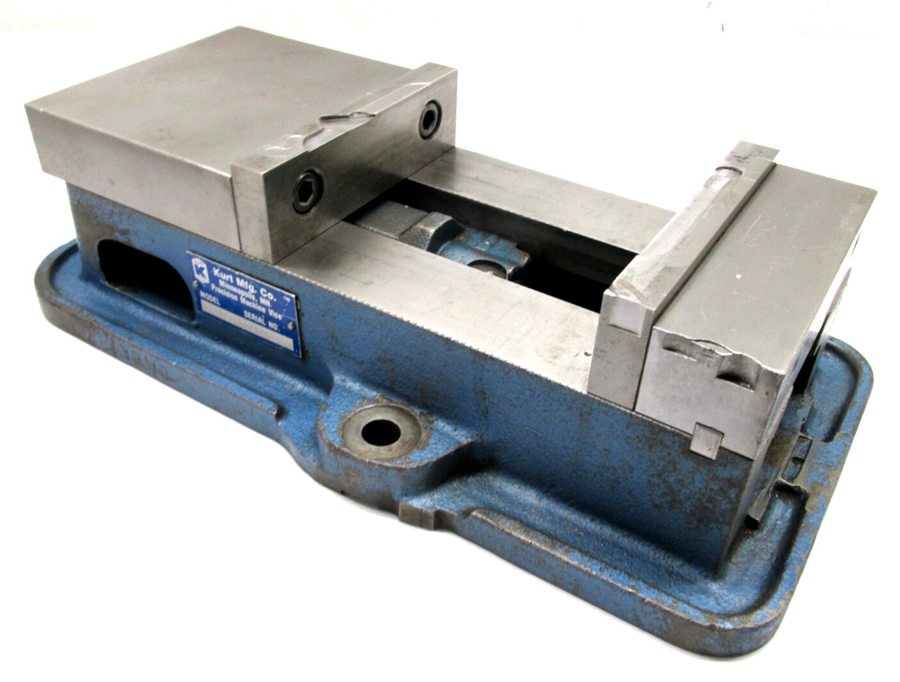 KURT ANGLOCK 6" MILLING MACHINE VISE w/ JAWS - #D60