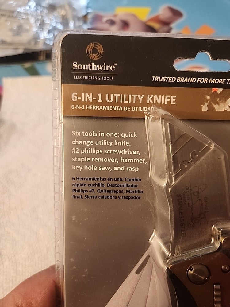 SOUTHWIRE (UTIL61) 6 In 1 FOLDING UTILITY KNIFE New In Package