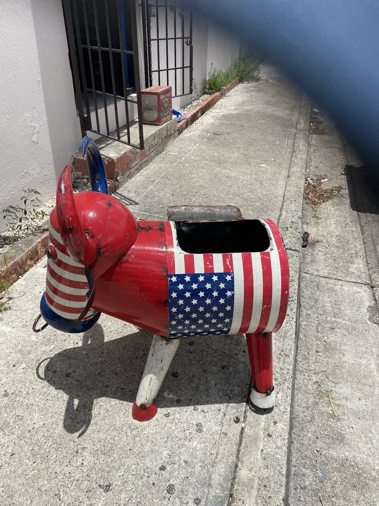 EE-I EE-I Beer Cooler Art
