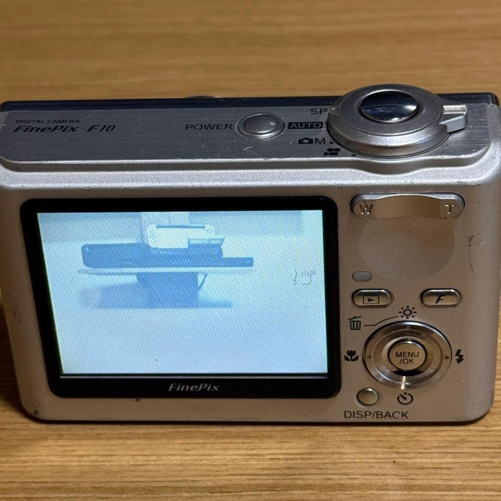 FinePix F10 Function confirmed Old compact camera