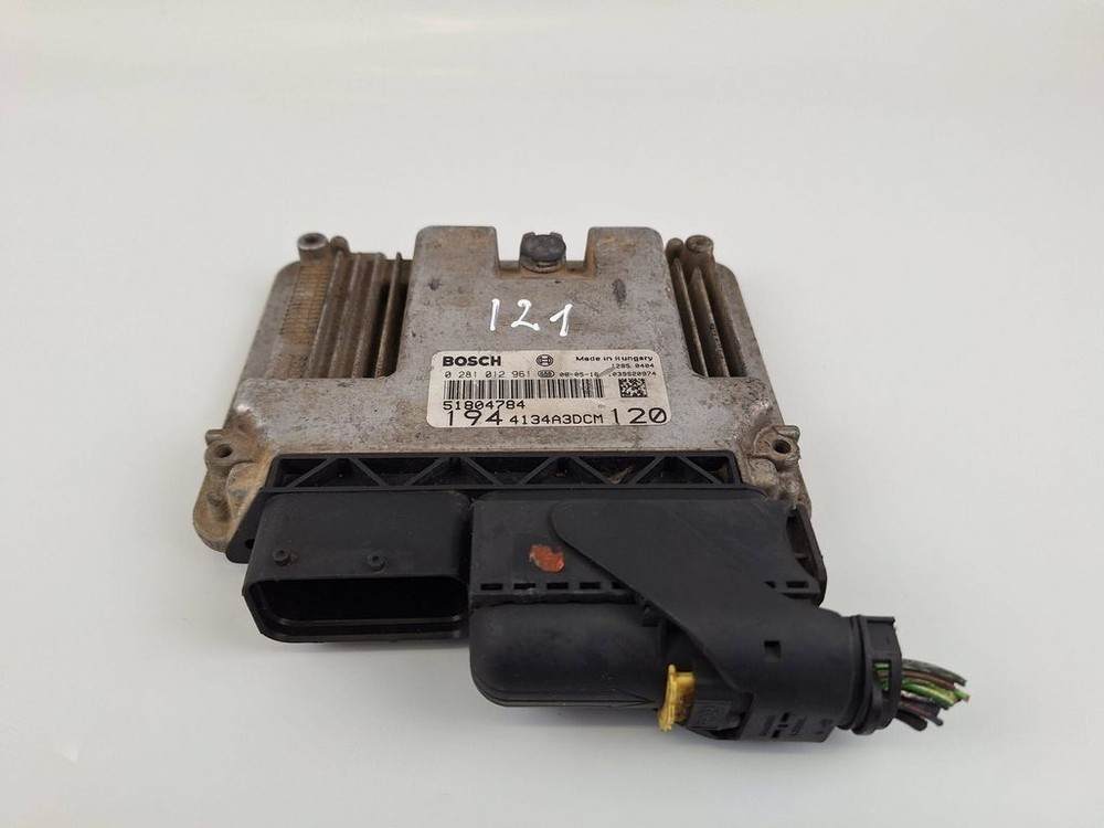 Fiat Croma 2007 Engine Control Module ECU 51804784 kW BVV623