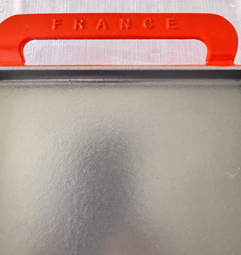 Cast iron griddle rectangularChasseur 16.5" x 9.75" in Beautiful Red Heavy Duty