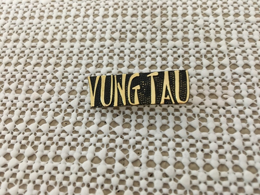 VUNG TAU VIETNAM SCRIPT HAT PIN