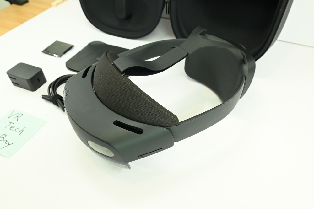Microsoft Hololens 2 Headset Kit - Scuffed - Tested and Fully Operational