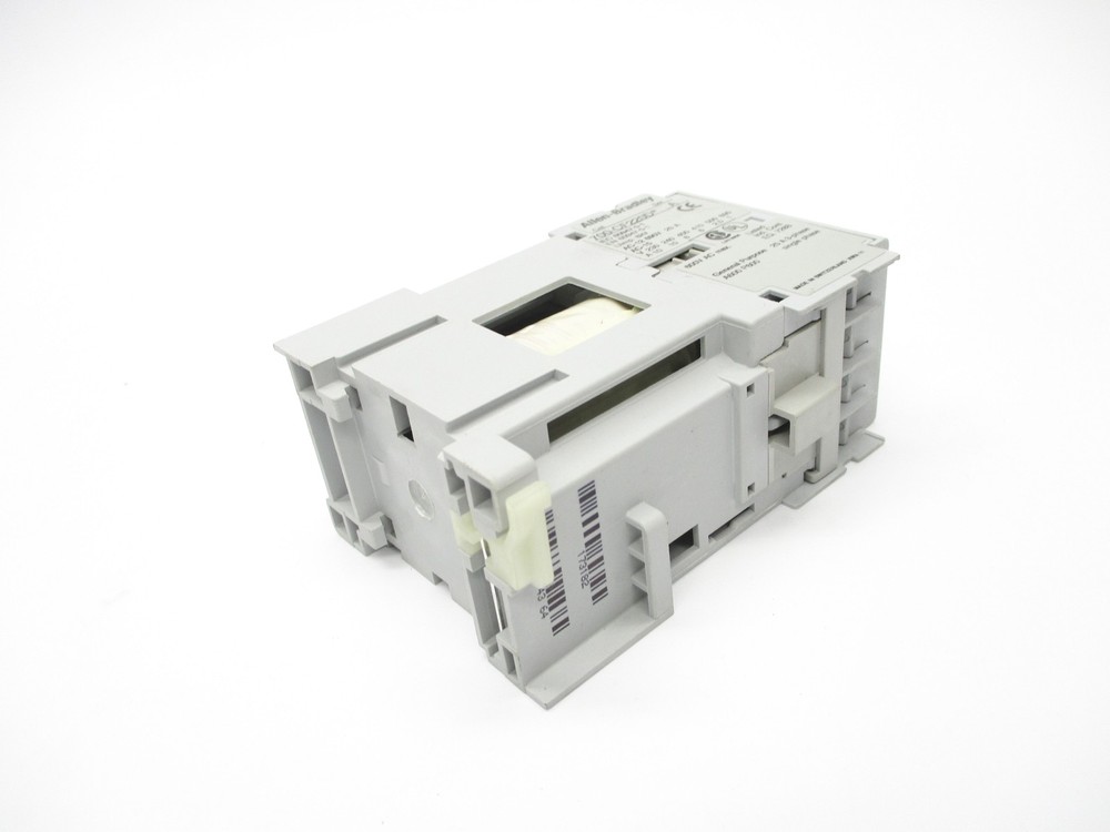 ALLEN BRADLEY 700-CF220DJ SER. A 24VDC 20A NSNP