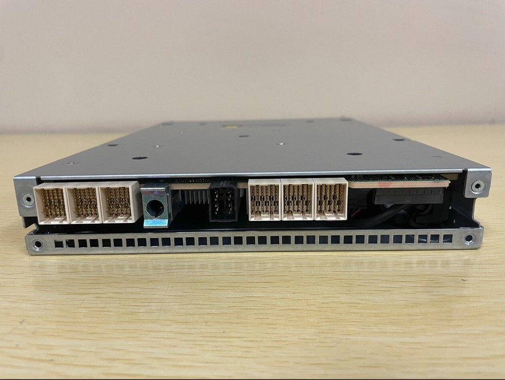 NetApp SAS Disk Array Controller Module 111-01324+E3 SASWWN 1E1C00 FCWWN 1E1BC0