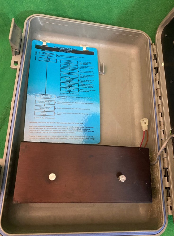 Omega Engineering Portable Data Logger System Model OM-320__PLEASE READ!!!
